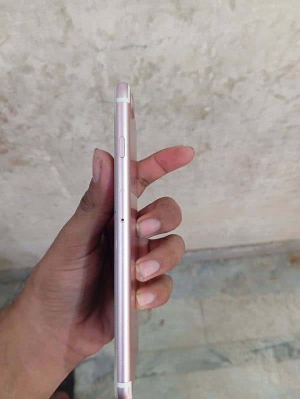 iPhone 7 plus 32 gb bypass 10/10 condition 1