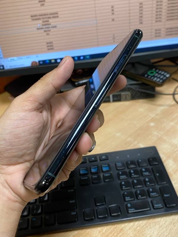 iphone 11 pro max 5