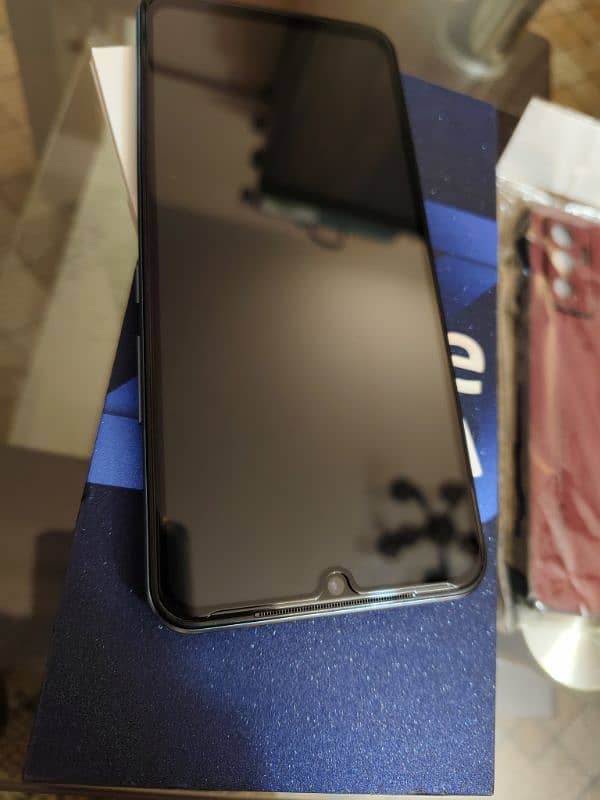 Vivo V23E 8/128 Complete With Box 8