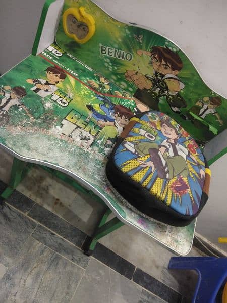 Study table for Kids in good condition Available for Sale 1