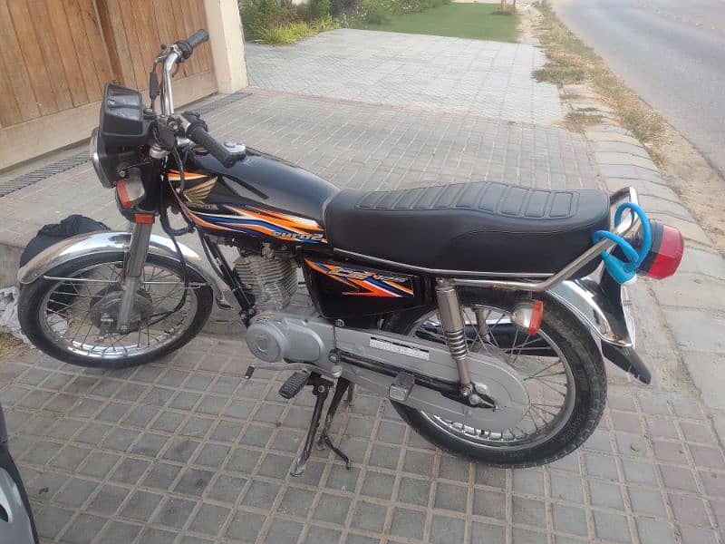 i sale my new condition 125bike  urgent need money 0