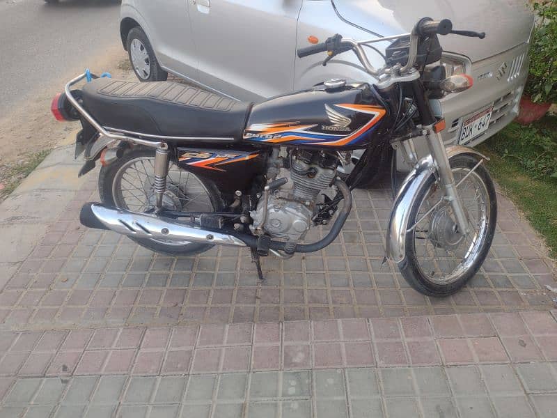 i sale my new condition 125bike  urgent need money 2