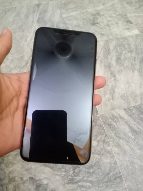 IPhone xs max 64gb Gold PTA approved 4