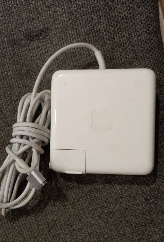 Original apple 85-W Magsafe 2 charger 0