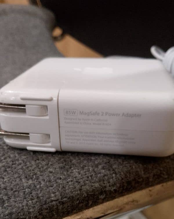 Original apple 85-W Magsafe 2 charger 2