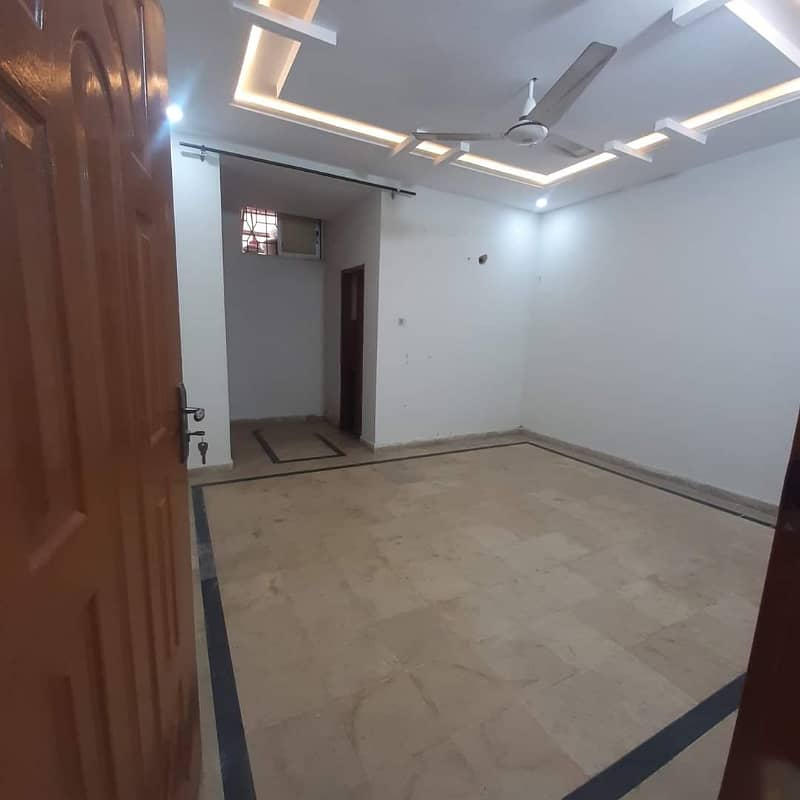 7 Marla lower portion (Basement) for Rent in G-13/3 2