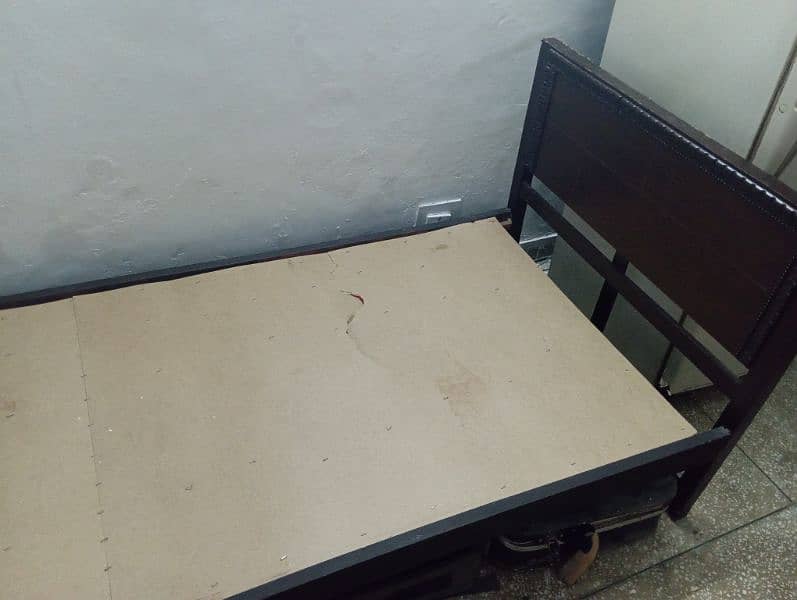 Single Bed Slightly used 2