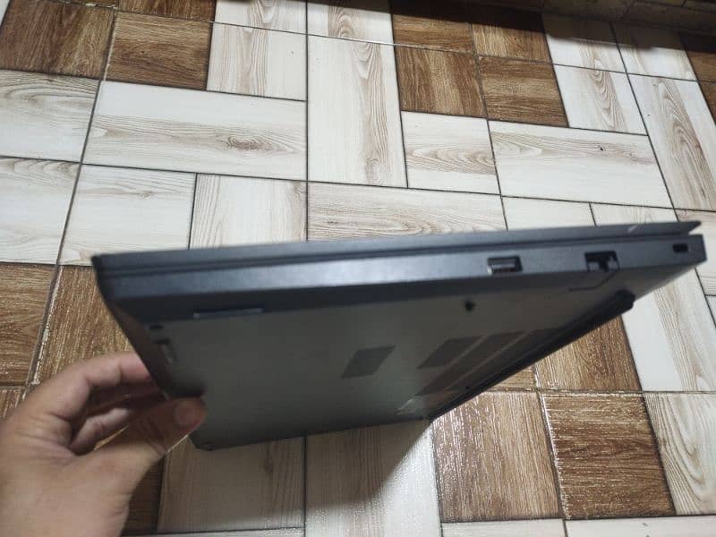 Lenovo E15 Cor i3 10gen 18