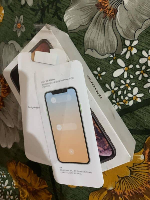 iphone xs max ( dual sim aproved ) urjent sell 9