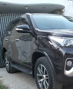 Toyota Fortuner V 2017 4/4 option 0