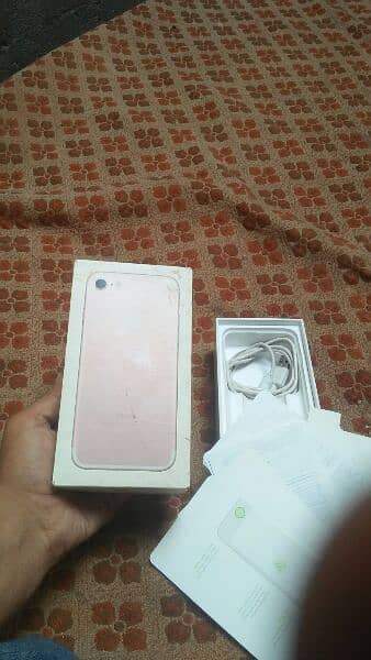 I phone 7 Pta approved with box is me jo masly hy ad me likhy hy 2