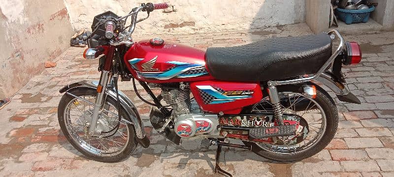 Honda 125 23/24 home used 4680 kilometer Chali hai bss 2