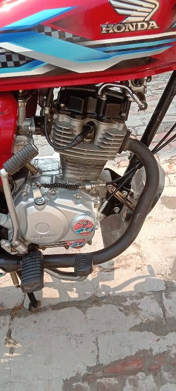 Honda 125 23/24 home used 4680 kilometer Chali hai bss 5