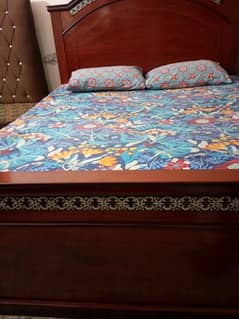 wooden bed lush condition 10/09