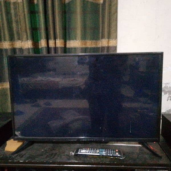 32 inch led tv like new 0