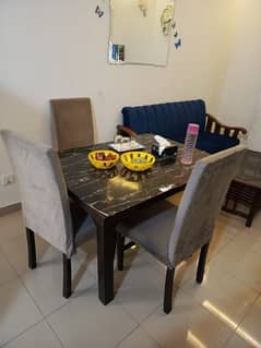 Dining table wth 4chair