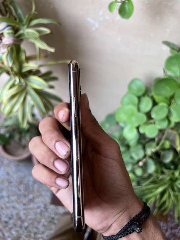 IPhone 11 Pro 1