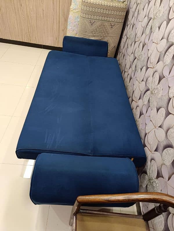 Sofa Cumbed Good Condition with Original Foam Quality 4