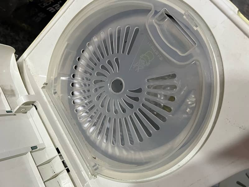 brand new imported washing machine with spinner, twin tub 6