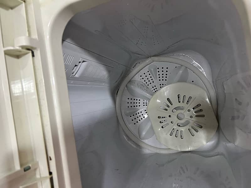 brand new imported washing machine with spinner, twin tub 7