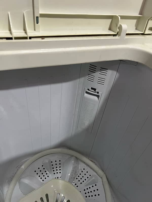 brand new imported washing machine with spinner, twin tub 8