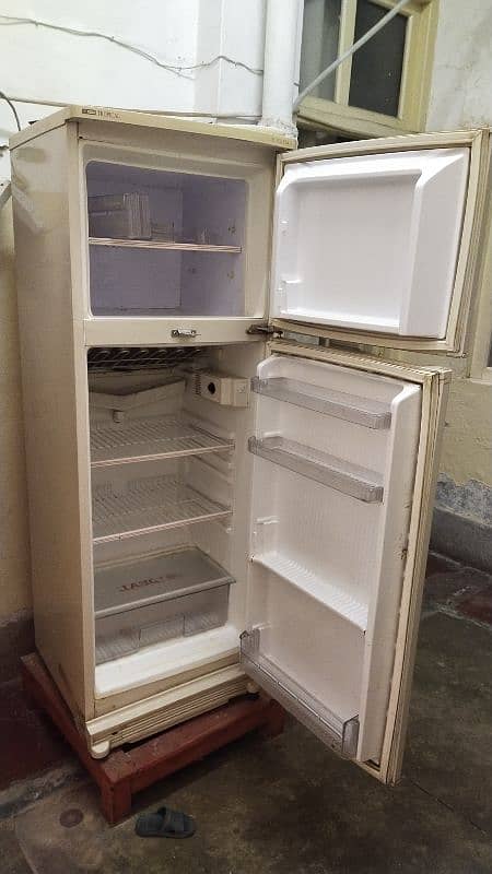 refrigerator for sale 0