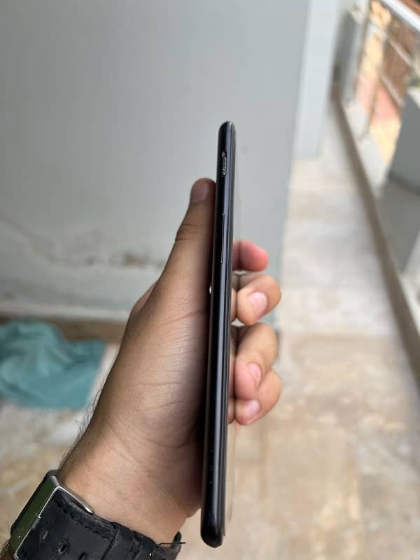 One Plus 5T 8/128 Lifetime Dual Sim Approved 0