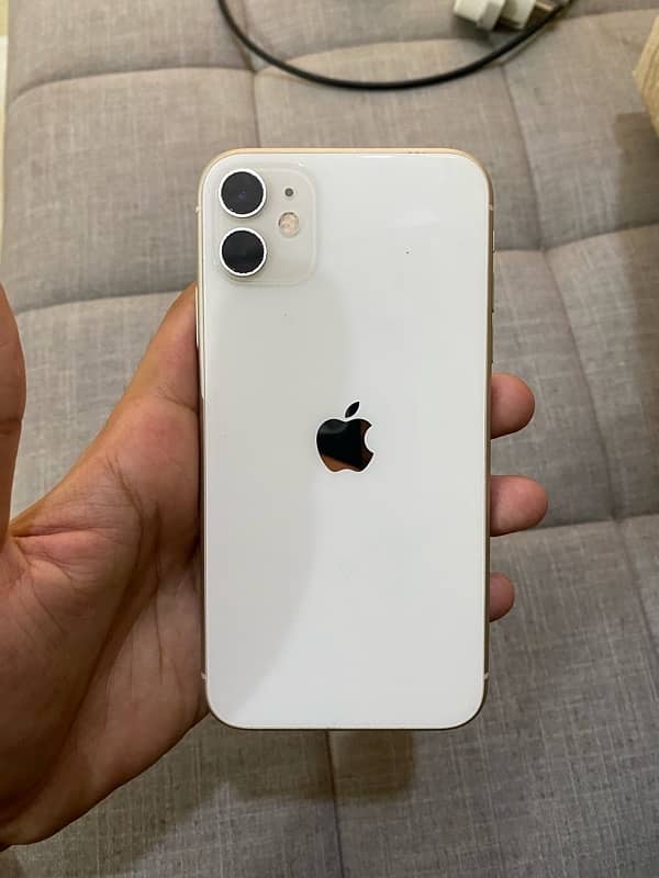 iphone 11   64 gb all okk non pta 0