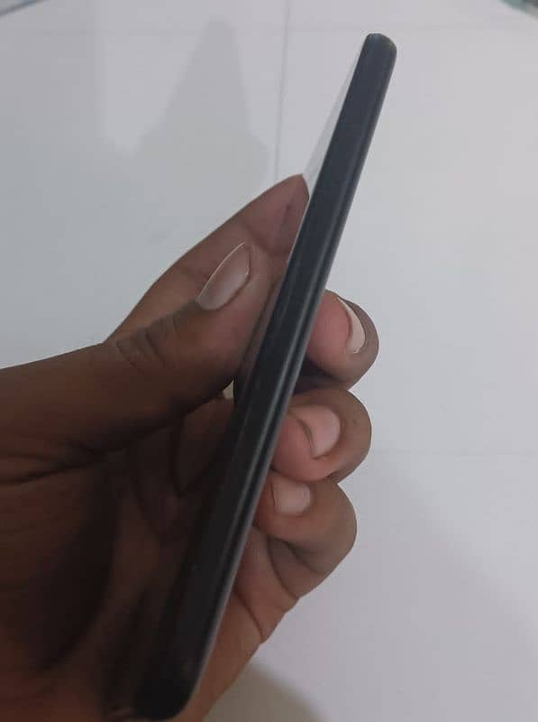 Google Pixel 4a 4g (10/10) no scratch 2