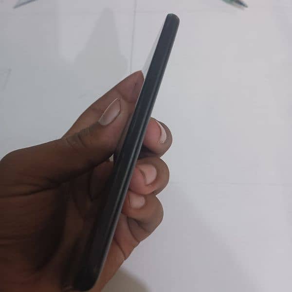 Google Pixel 4a 4g (10/10) no scratch 3