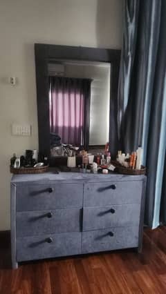 Cushioned dressing table