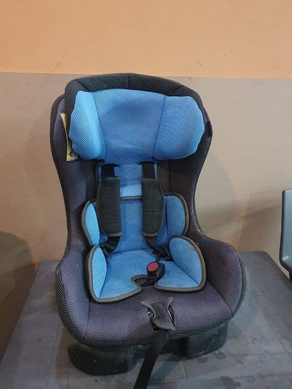 car seat/ carry cot for toddlers and infants 7