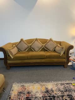 5 Seater sofa//3+2 Seater Sofa// King Size Bed Set for Sale