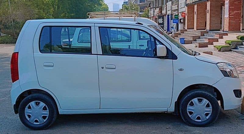 Suzuki Wagon R 2017 1