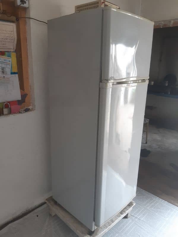 Dawlance Fridge working good 7