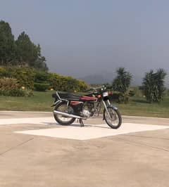 Want to sell. 125 bike is in mint condition available at KRL kahuta .