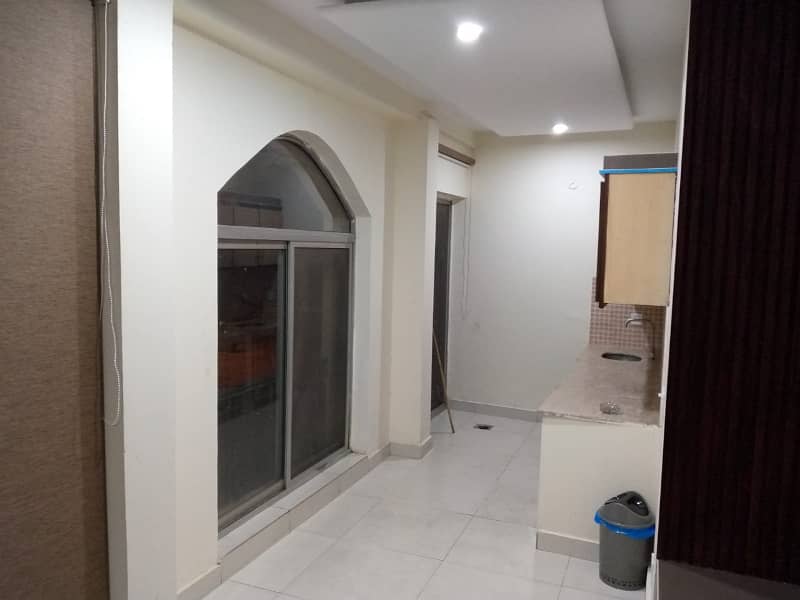 Furnish laxry apartment bahria town lahore par day weekly available for rent 7