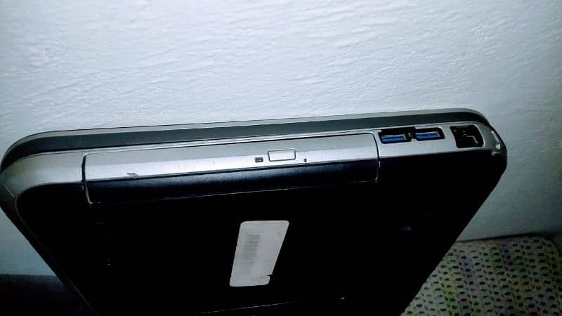 Dell Laptop 3