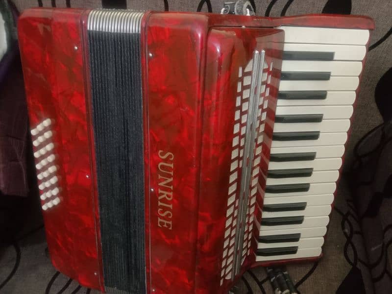 Accordion|Piano|Melodica|Keyboard|Harmonium|Tabla|Dholak|Rabab 6