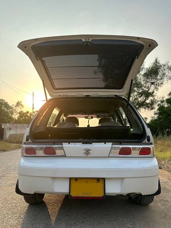 Suzuki Cultus 2017 Limited Edition in excellent condition. 3