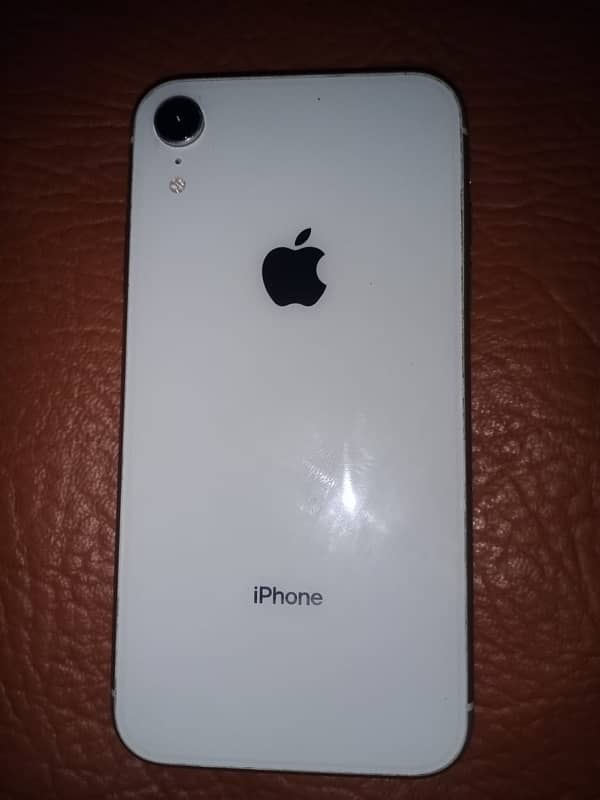 iPhone XR 1