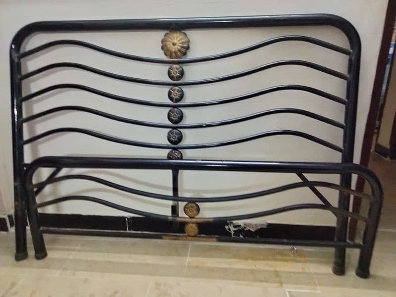 Rod Iron Queen Size Bed 3