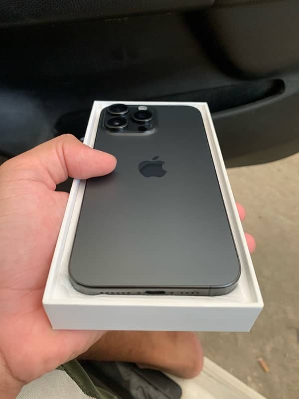 iPhone 15 Pro Max Jv black color 256gb 5