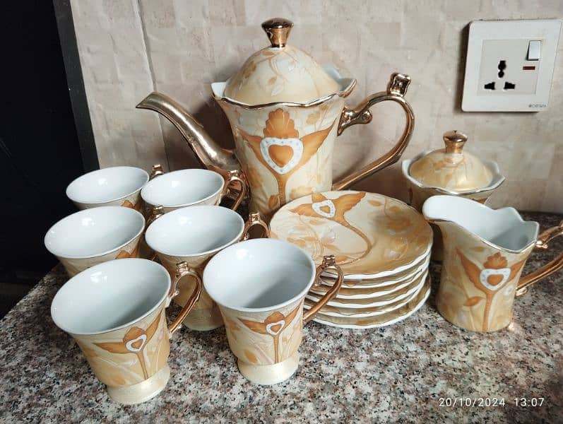 Fancy / Yellow / 17 piece / Gold plated / Porcelain Tea Set 2