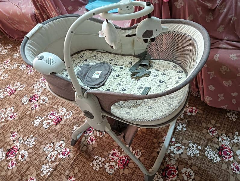 Mastela Deluxe Multifunctional Bassinet 6 in 1 4