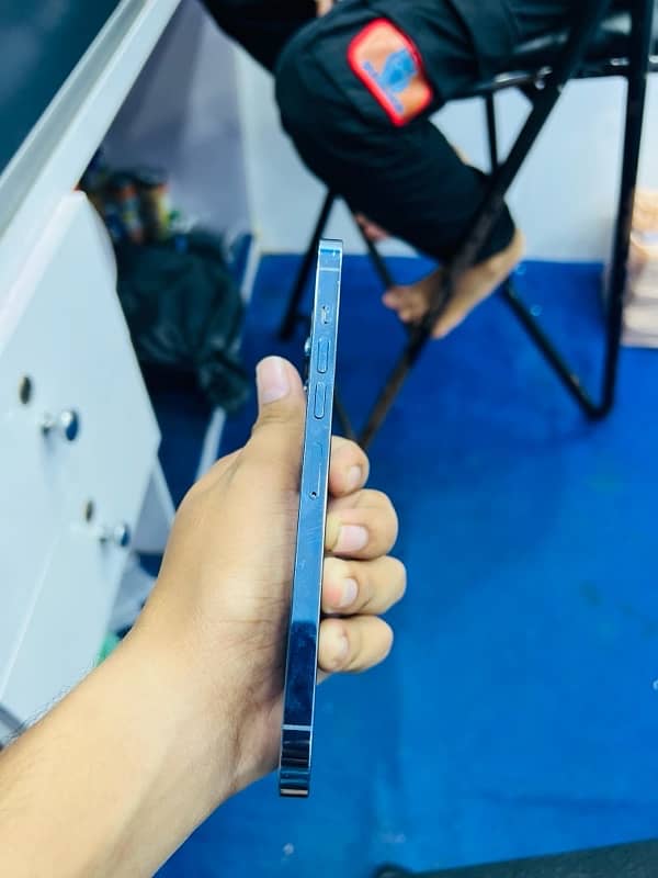 iPhone 13 Pro Max 256 gb non pta 4 month sim work kary g 3