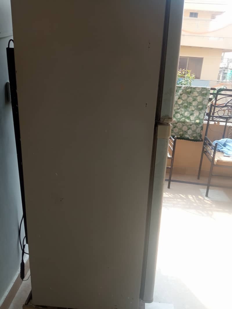 Medium sized  Dawlance  Fridge 3