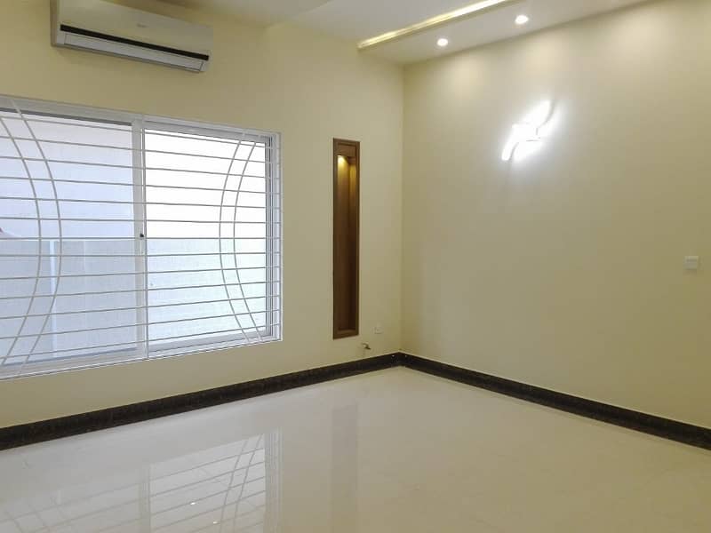 3200 Square Feet Lower Portion In D-12 For rent 5