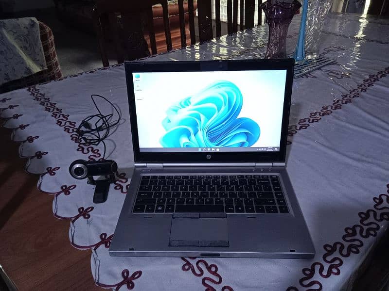 HP elitebook 8460 Core i5 2nd Gen 128ssd, Nice condition, A+ 0