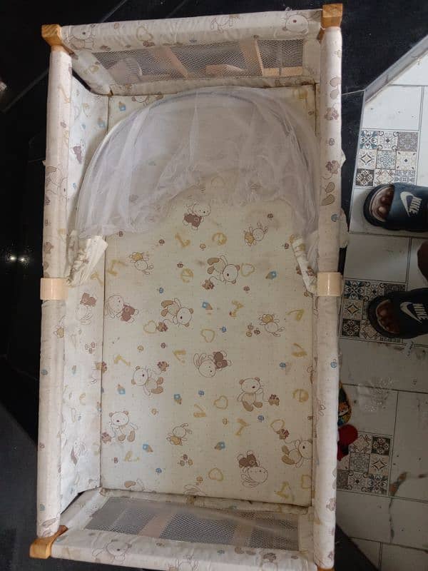 Baby cot with baby swinger 2 in 1 10